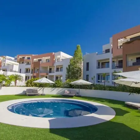 Pass The Keys Espectacular Penthouse Con Jacuzzi Privado * Marbella