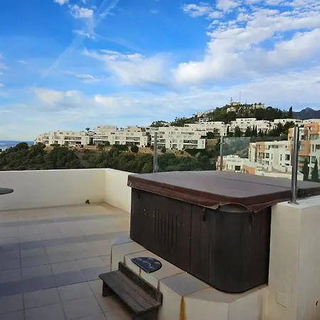 Pass The Keys Espectacular Penthouse Con Jacuzzi Privado Apartment Marbella